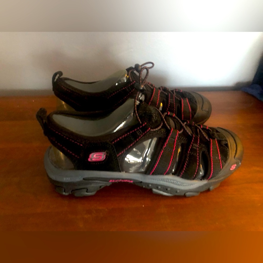 Women’s Skechers Highside Cascade water athletic shoes-black size 9.5 new in box